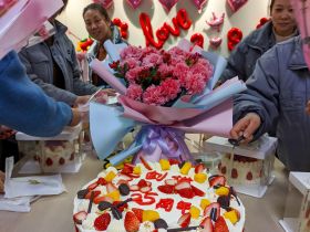万象城举办三八妇女节活动